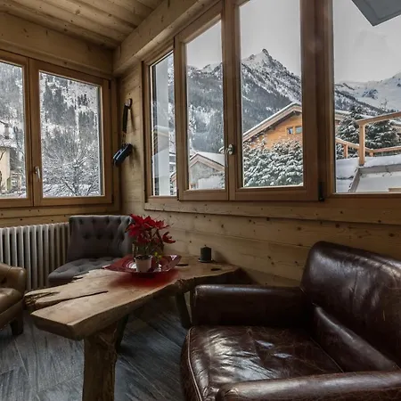 Yolo - Retreat In Steam Chalet