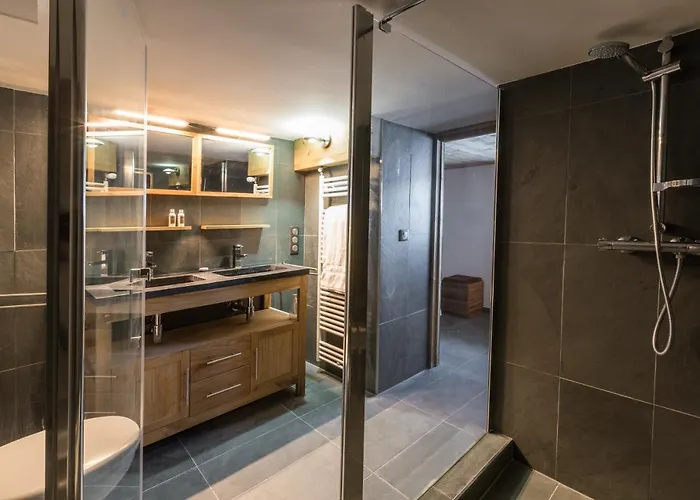 Yolo - Retreat In Steam Chamonix