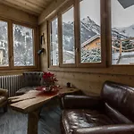 Yolo - Retreat In Steam Chalet