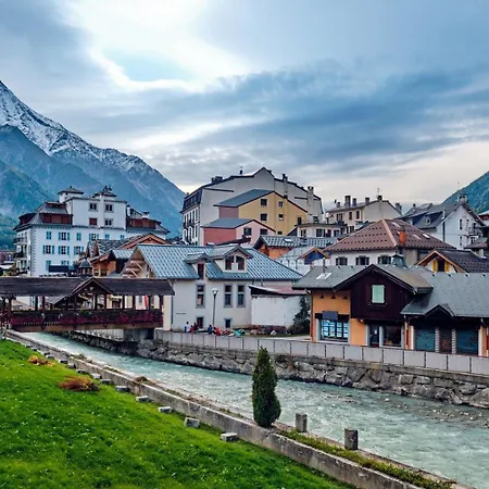 Yolo - Retreat In Steam